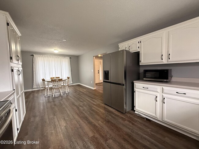 Building Photo - 2009 Sunbeam Rd