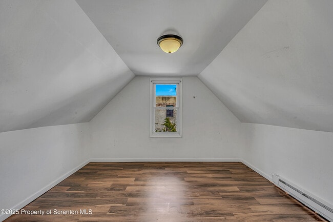 Building Photo - 7 Plum Pl