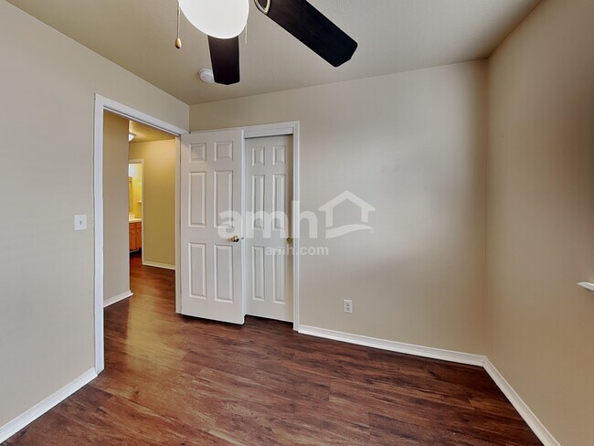 Building Photo - 1914 Cambridge St