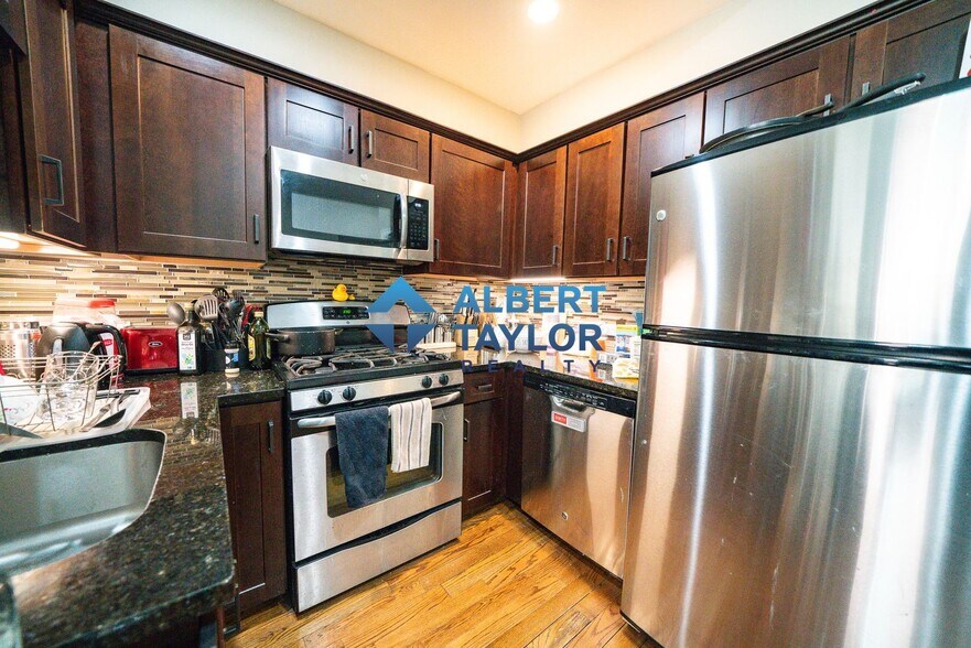 Building Photo - 491 Commonwealth Ave