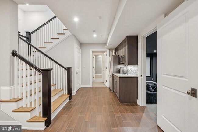 Building Photo - 5120 Wessling Ln