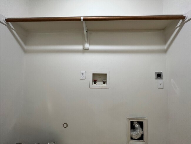 Building Photo - 710 Cape Cottage Ln