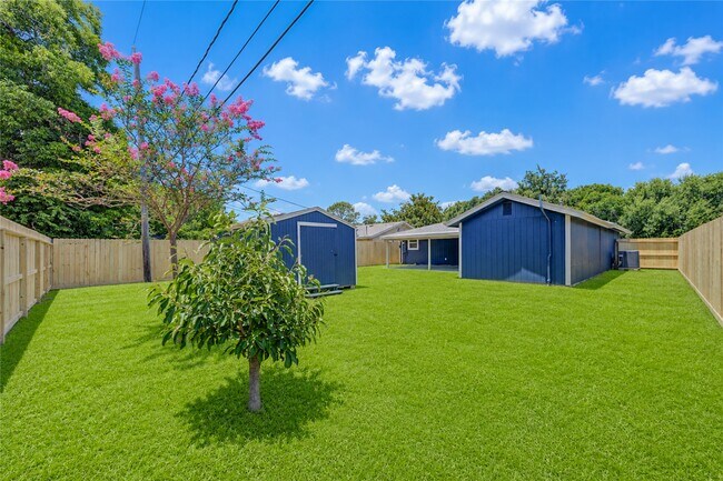 Building Photo - 3538 Truxton Dr