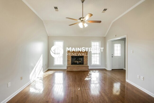 Building Photo - 3 Bedroom Pet-Friendly Home in Olive Branch, MS with Main Street Renewal