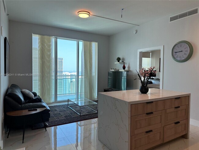 Building Photo - 950 Brickell Bay Dr