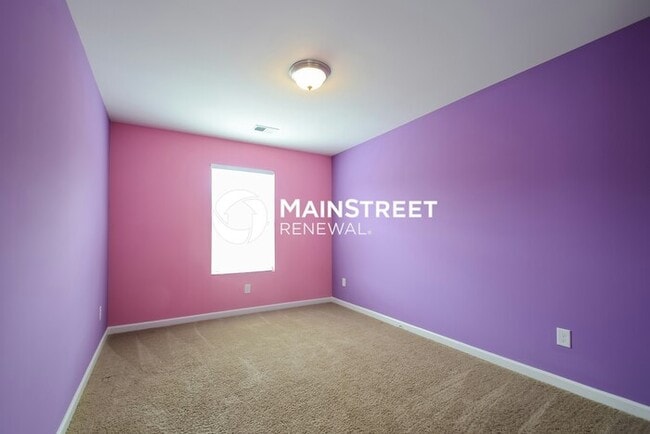 Building Photo - 4 Bedroom Pet-Friendly Home in Fultondale, AL with Main Street Renewal
