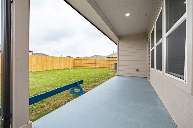 Building Photo - 204 Lily Pond Trl