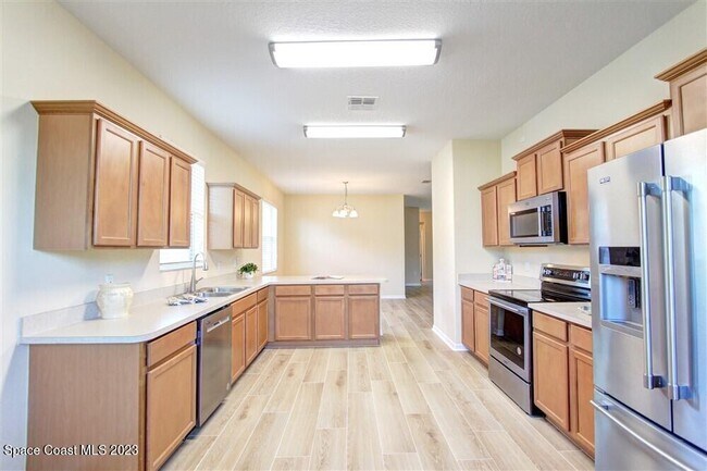 Building Photo - 5834 Trieda Dr