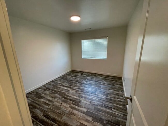 Building Photo - ***3 BEDROOM/2.5 BATHROOM IN PRESCOTT VALLEY***