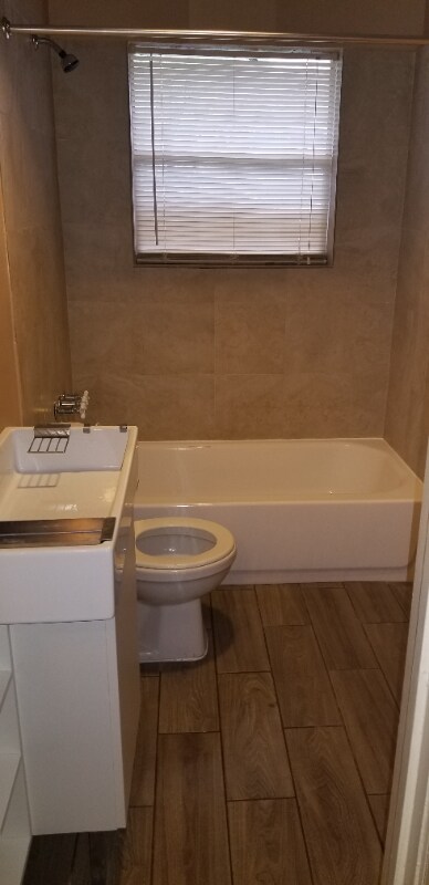 Building Photo - 4013 Amoor Ave