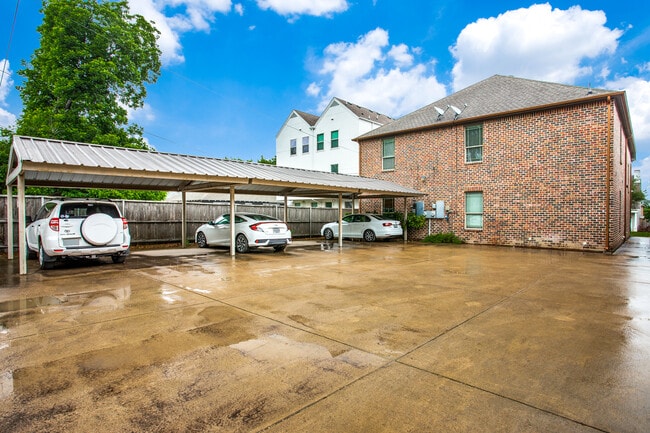 Building Photo - 2712 Lubbock Ave