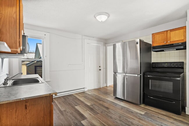 Building Photo - 7 George St