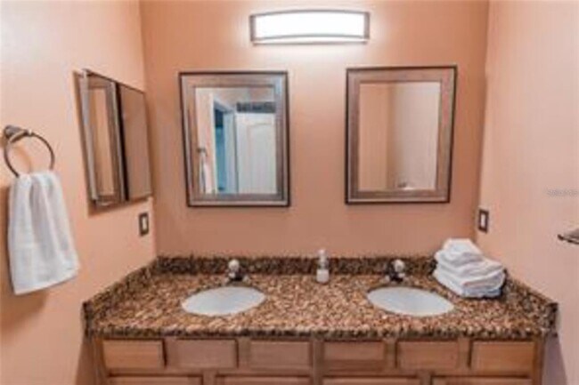 Building Photo - 3133 Bayshore Oaks Dr