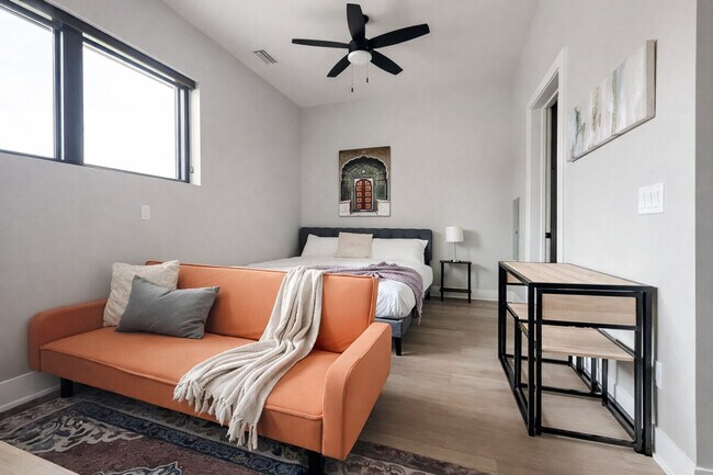 Building Photo - 4624 Douglas St