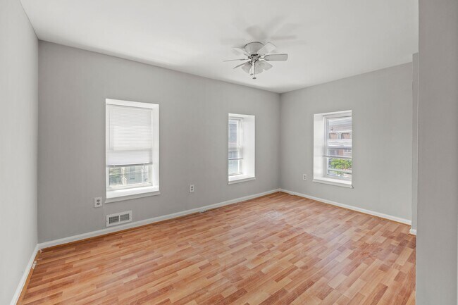 Building Photo - 4831 Longshore Ave