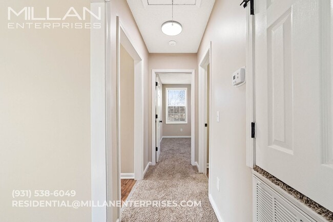 Building Photo - Charming Single Family Home Featuring Spacious Floor Plan and Eat-In Kitchen - Enjoy Your First M...