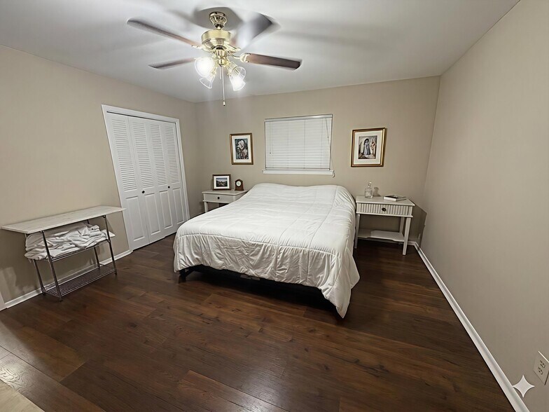 Bedroom - 500 Lake Marina Dr