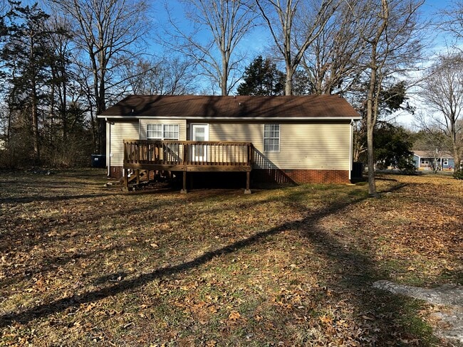 Building Photo - 5220 Redfield Dr