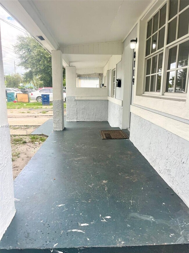 Building Photo - 8119 NW 5th Ct