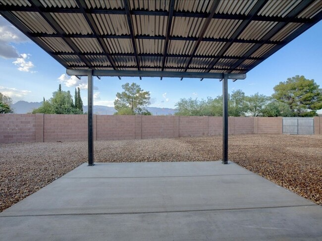 Building Photo - 8551 E Lee Pl