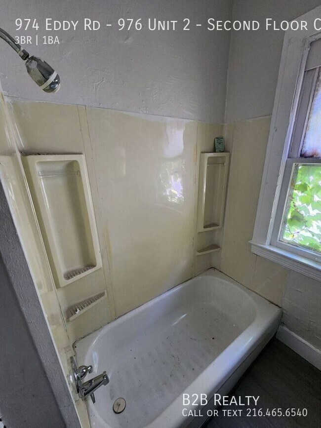 Building Photo - 974 Eddy Rd