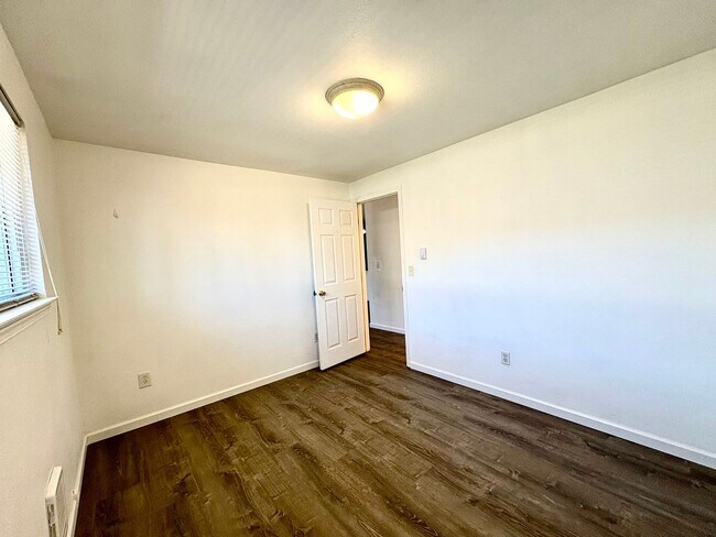 Building Photo - Cozy & Clean 3BR Home in North Tacoma