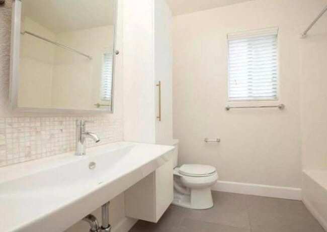 Building Photo - 394 Tava Ln