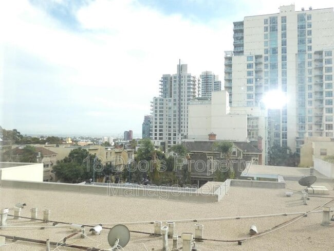 Building Photo - 889 Date St