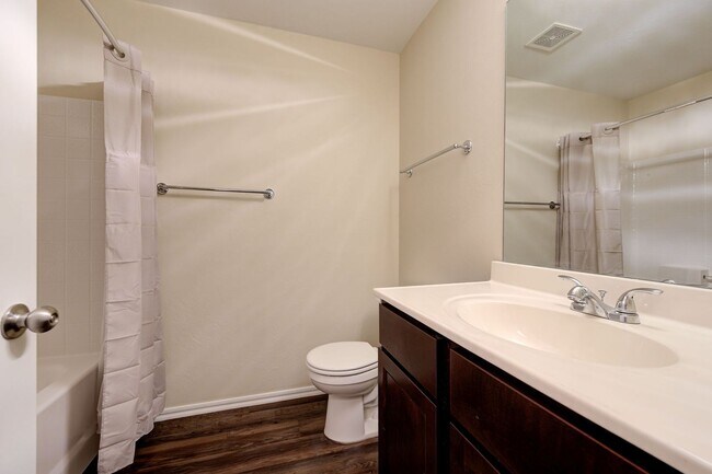 Building Photo - Stunning 3-Bedroom Home in Beautiful Piedmont Community!