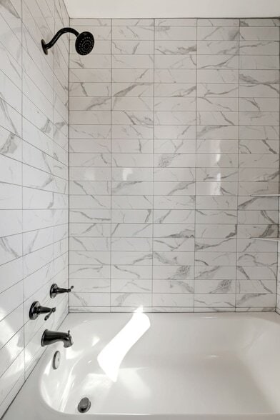 Building Photo - 6469 Fleetwood Dr