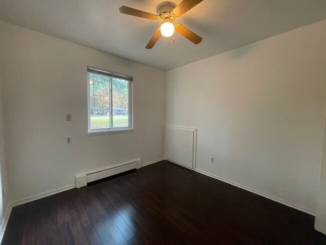 Building Photo - 2860 S 9th St