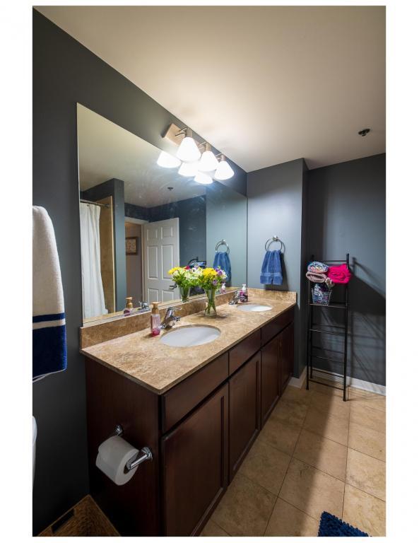 Building Photo - 909 W Washington Blvd