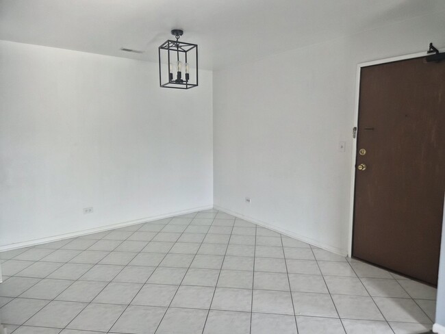 Building Photo - 1424 Stonebridge Cir