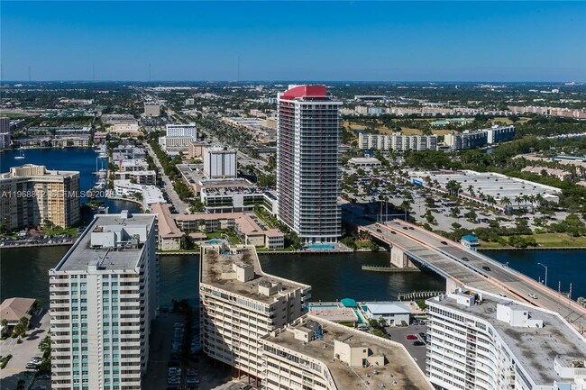 Building Photo - 1830 S Ocean Dr