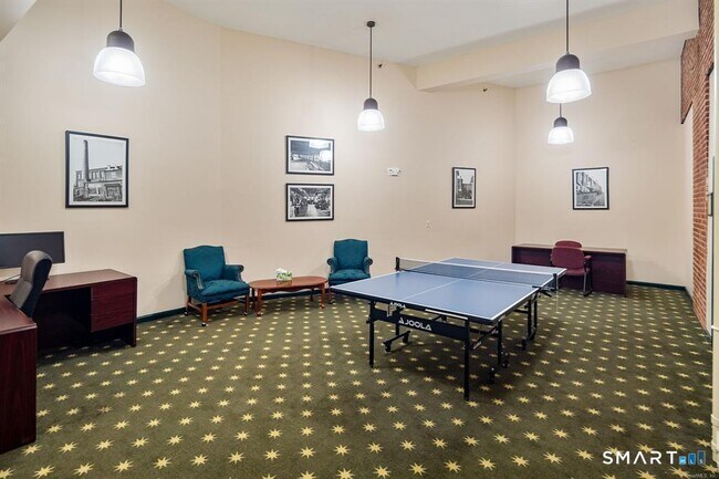 Building Photo - 25 Grand St