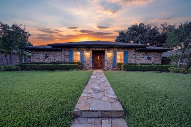 Building Photo - 2516 Lawnview Dr