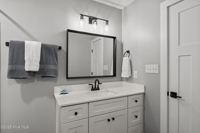 Building Photo - 163 Long Pond Lp