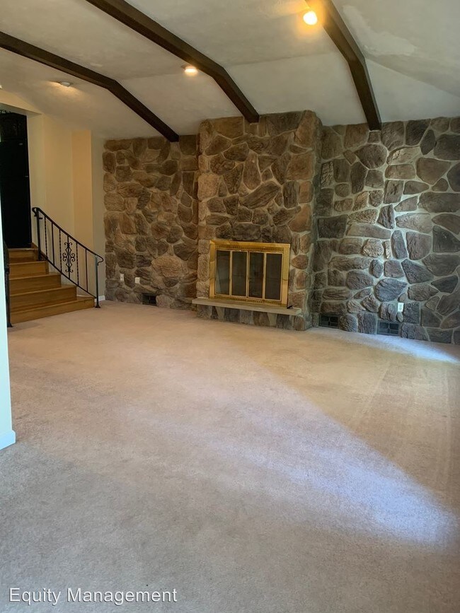 Building Photo - 88 Main St