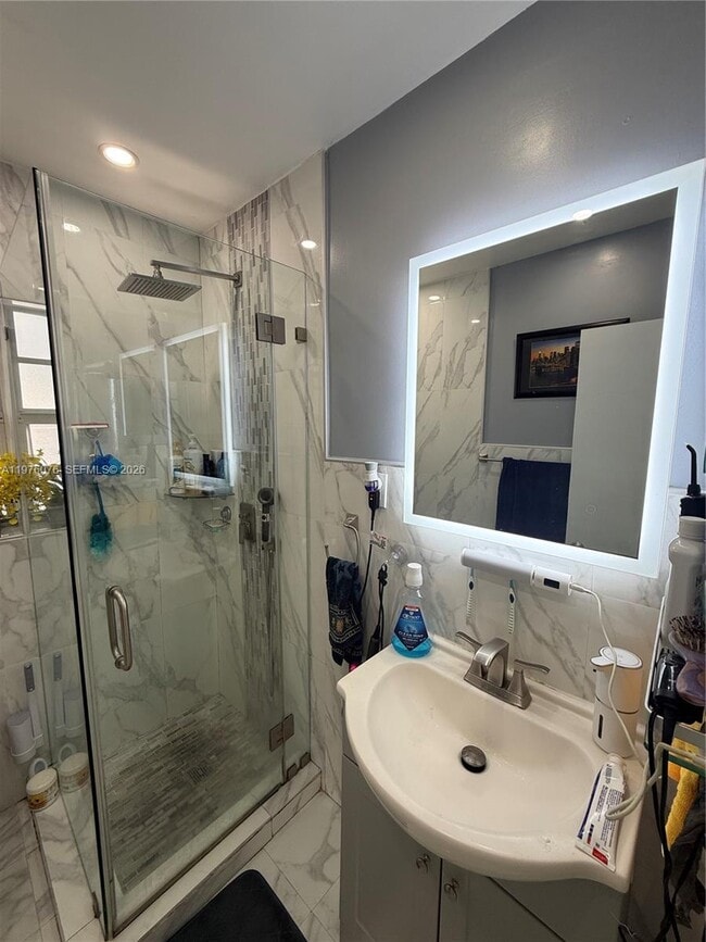 Building Photo - 1350 NE 134th St