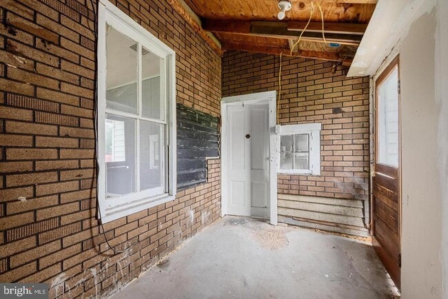 Building Photo - 309 N Lawrence St
