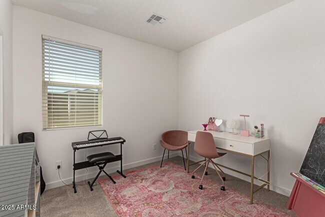 Building Photo - 26985 N 168th Ln