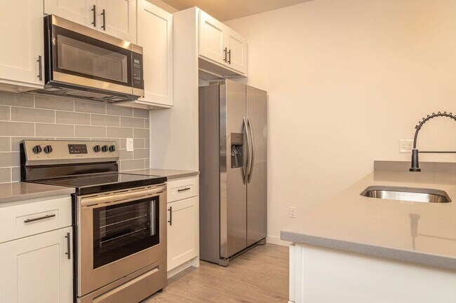 Building Photo - 109 N 63rd St