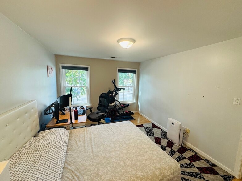 Bedroom 1 - 3 Juniper Ct