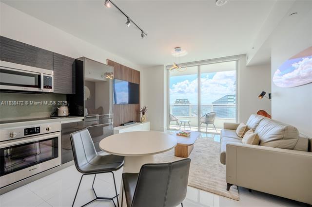 Building Photo - 1080 Brickell Ave