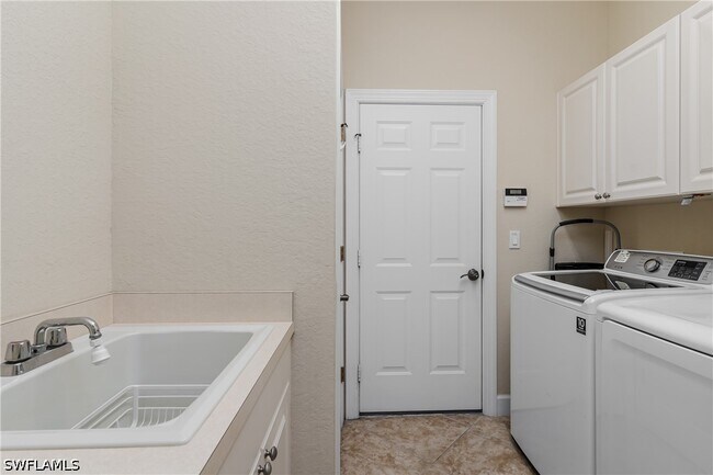 Building Photo - 8754 Hideaway Harbor Ct
