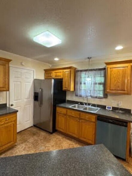 Building Photo - 4518 Atchison St