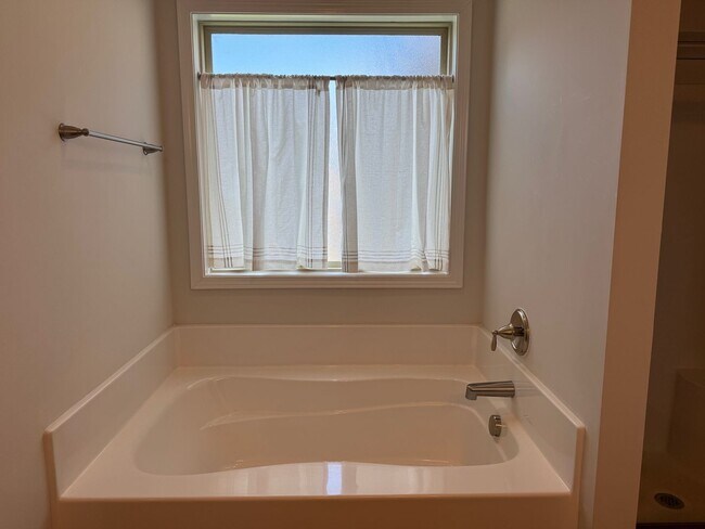 Building Photo - South AVL - Beautiful, Spacious, Versatile...