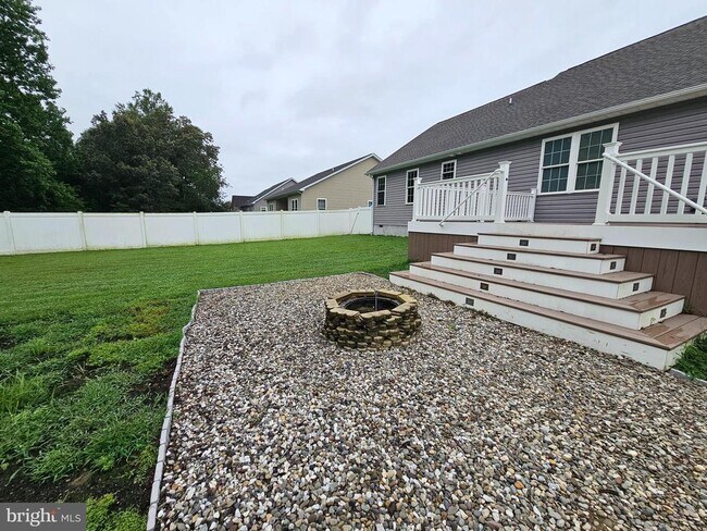 Building Photo - 270 Waterway Dr