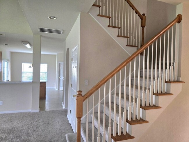 Building Photo - 4Br 2.5Ba in Grand Oaks with Pool Access!