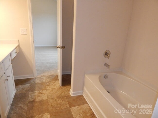 Building Photo - 6036 Loy Ct